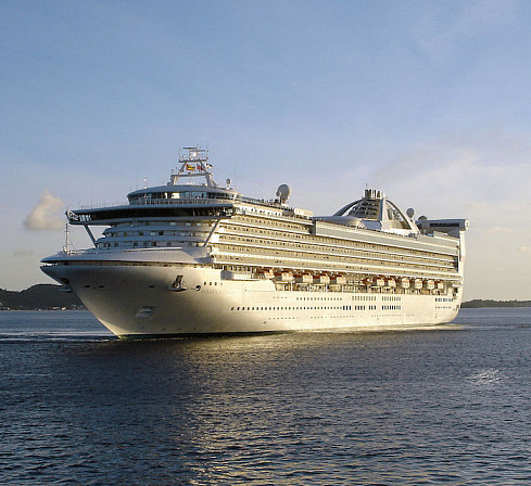 Круизный лайнер Golden Princess